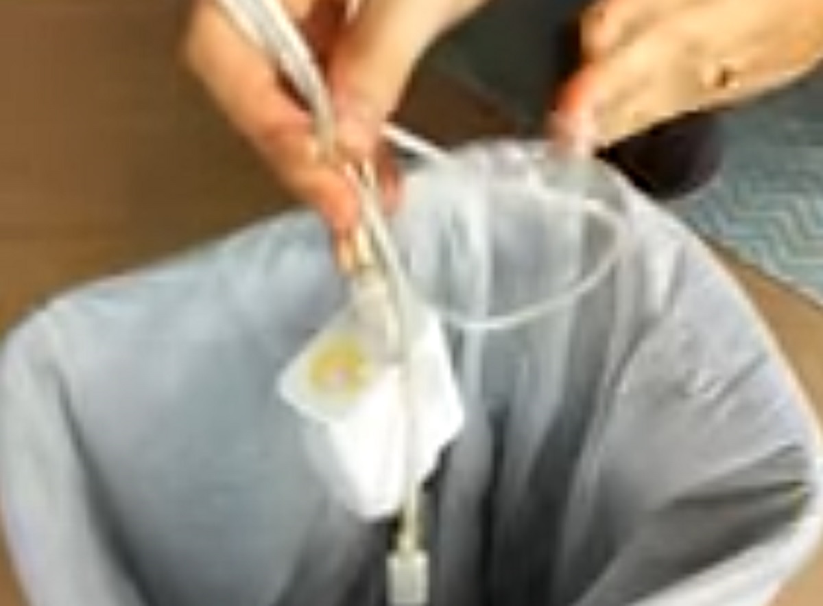 Conserte o carregador de celular do JEITO CERTO e economize. Imagem: Reprodução YouTube Conserte o carregador de celular do JEITO CERTO e economize. Imagem: Reprodução YouTube