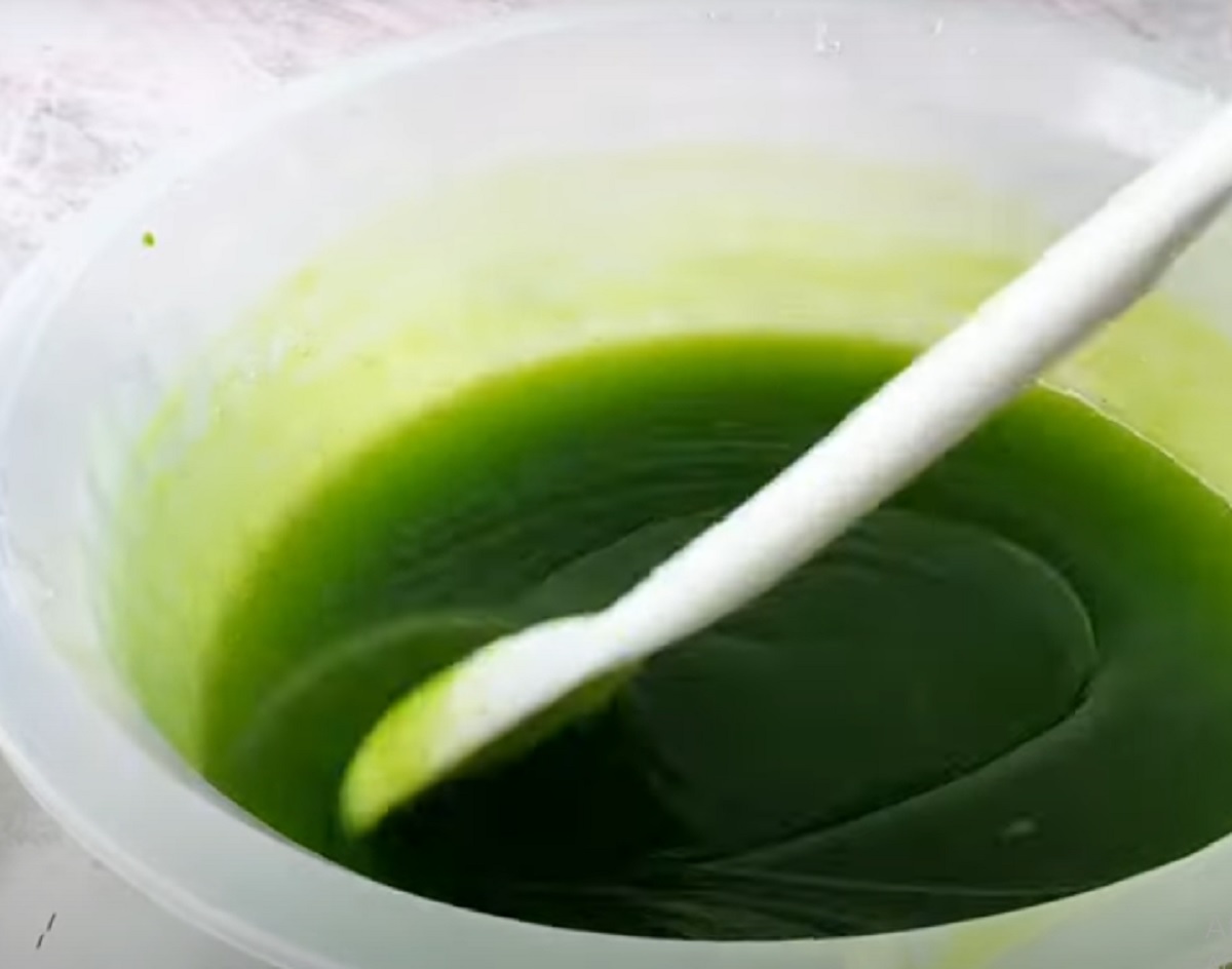 Pasta milagrosa para salvar sua panela de alumínio; veja como é fácil. Imagem: Reprodução Pasta milagrosa para salvar sua panela de alumínio; veja como é fácil. Imagem: Reprodução